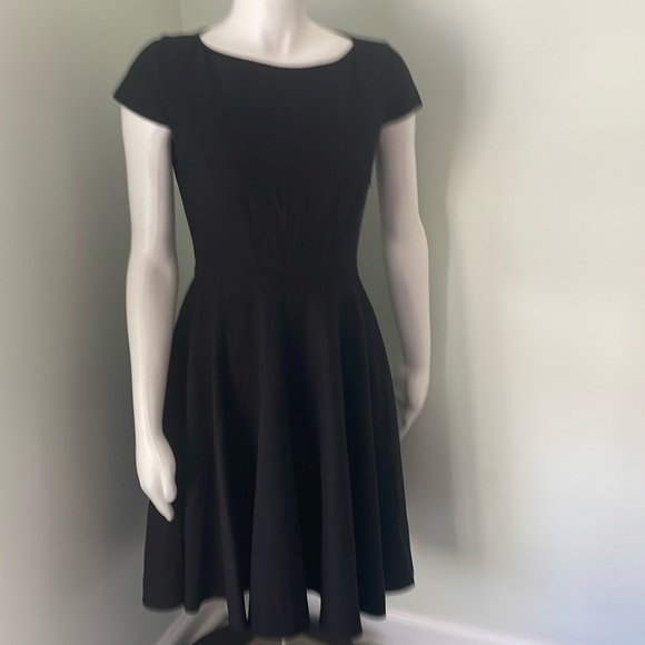 Boden Short Sleeves Wool Black Mini Dress size 4 - Picture 1 of 8
